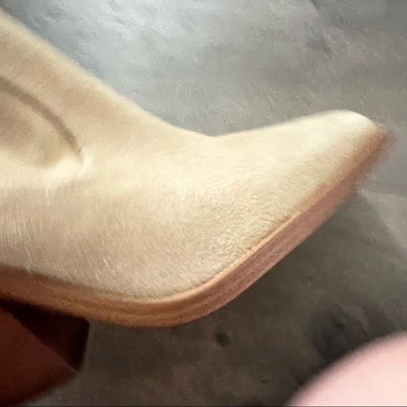 Vince Camuto Amtinda Suede Square Toe Booties NWOT - Picture 8 of 8